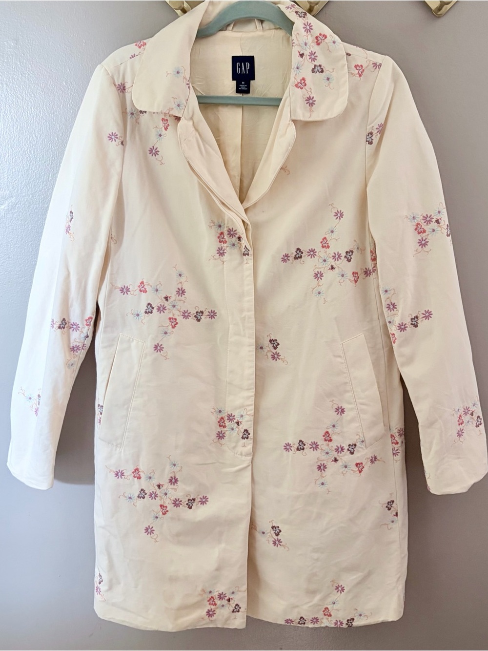 GAP Vintage Floral Embroidered Trench Coat Jacket Medium Cream Cotton
